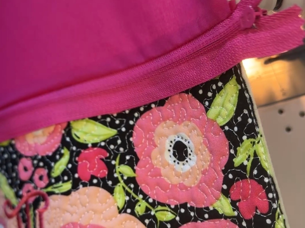 attaching a zipper to a boxy bag