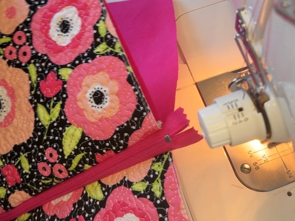 attaching a zipper to a boxy bag on the final size of the zipper