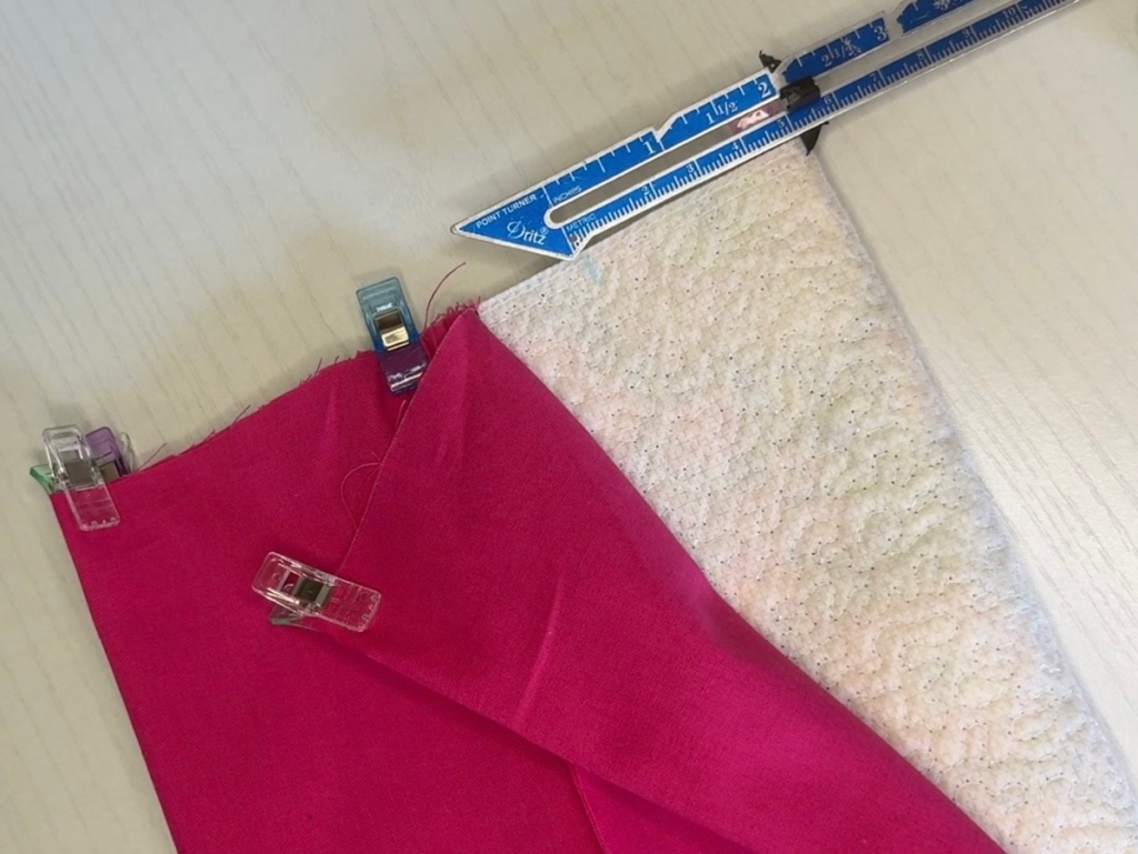 measuring where to sew on a boxy bag